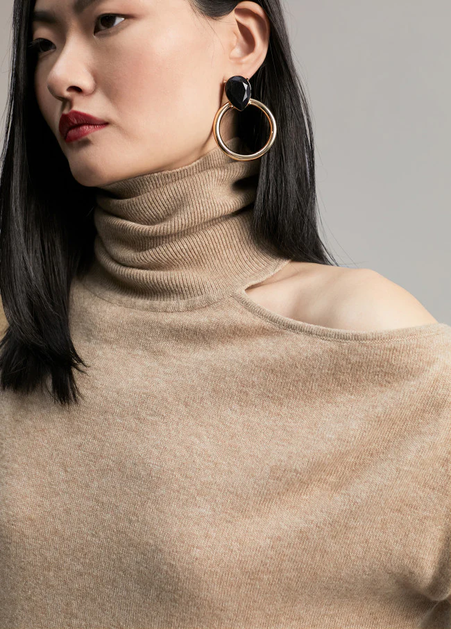 Sweater Con Cut-Out - Image 5