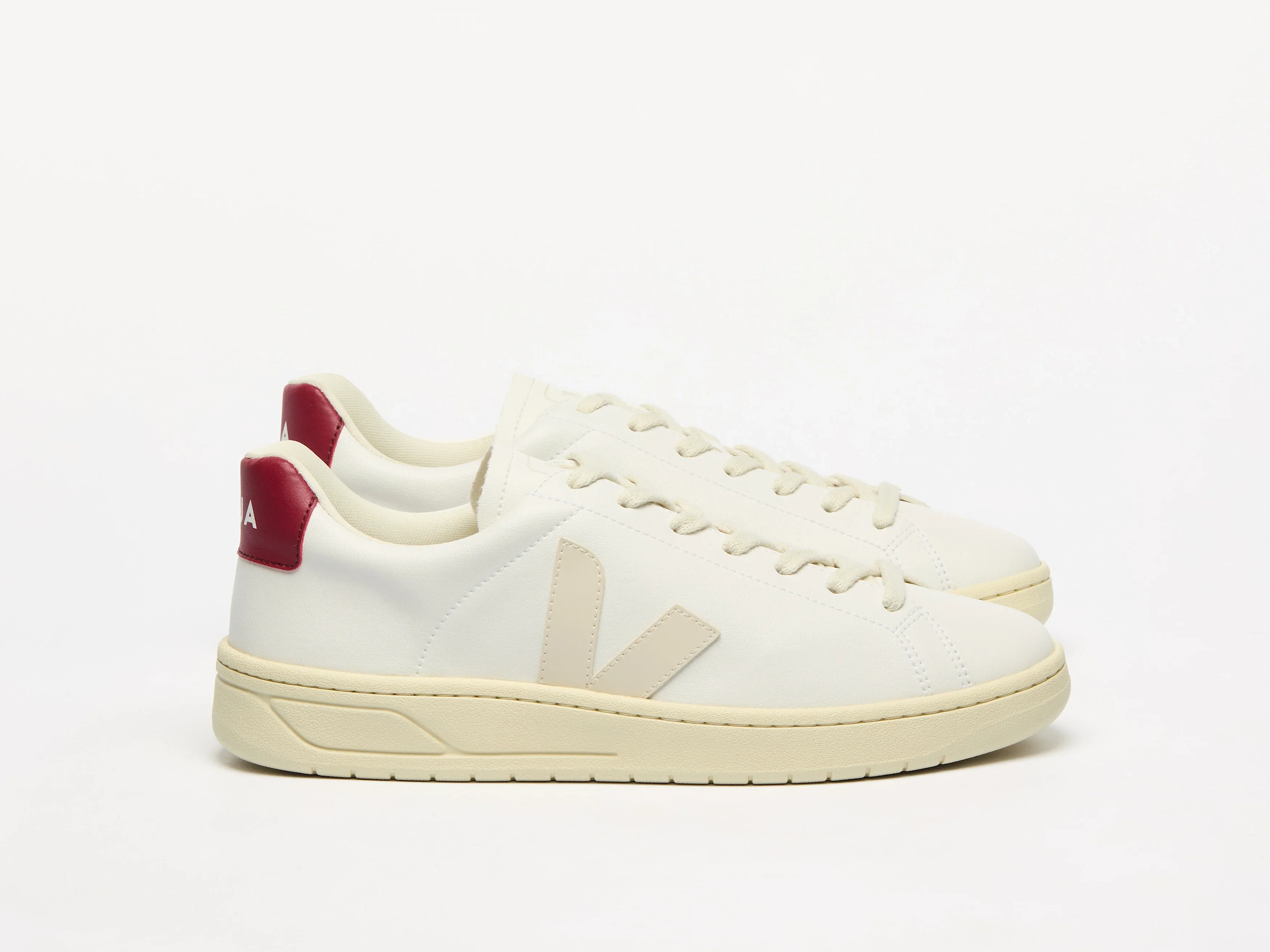 Zapatilla Veja de Hombre Urca Cwl