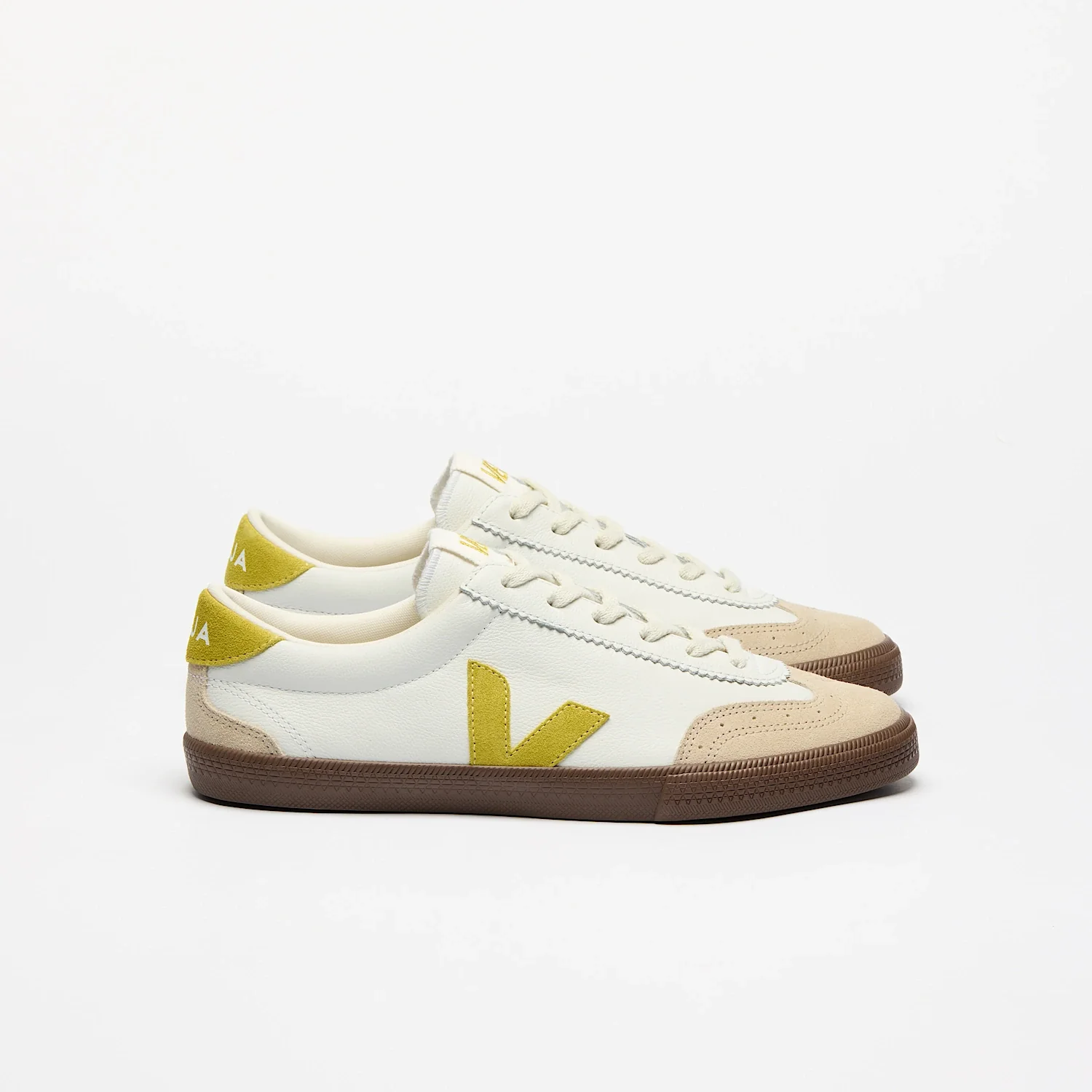 Zapatilla Veja de Mujer Volley leather white liquor bark